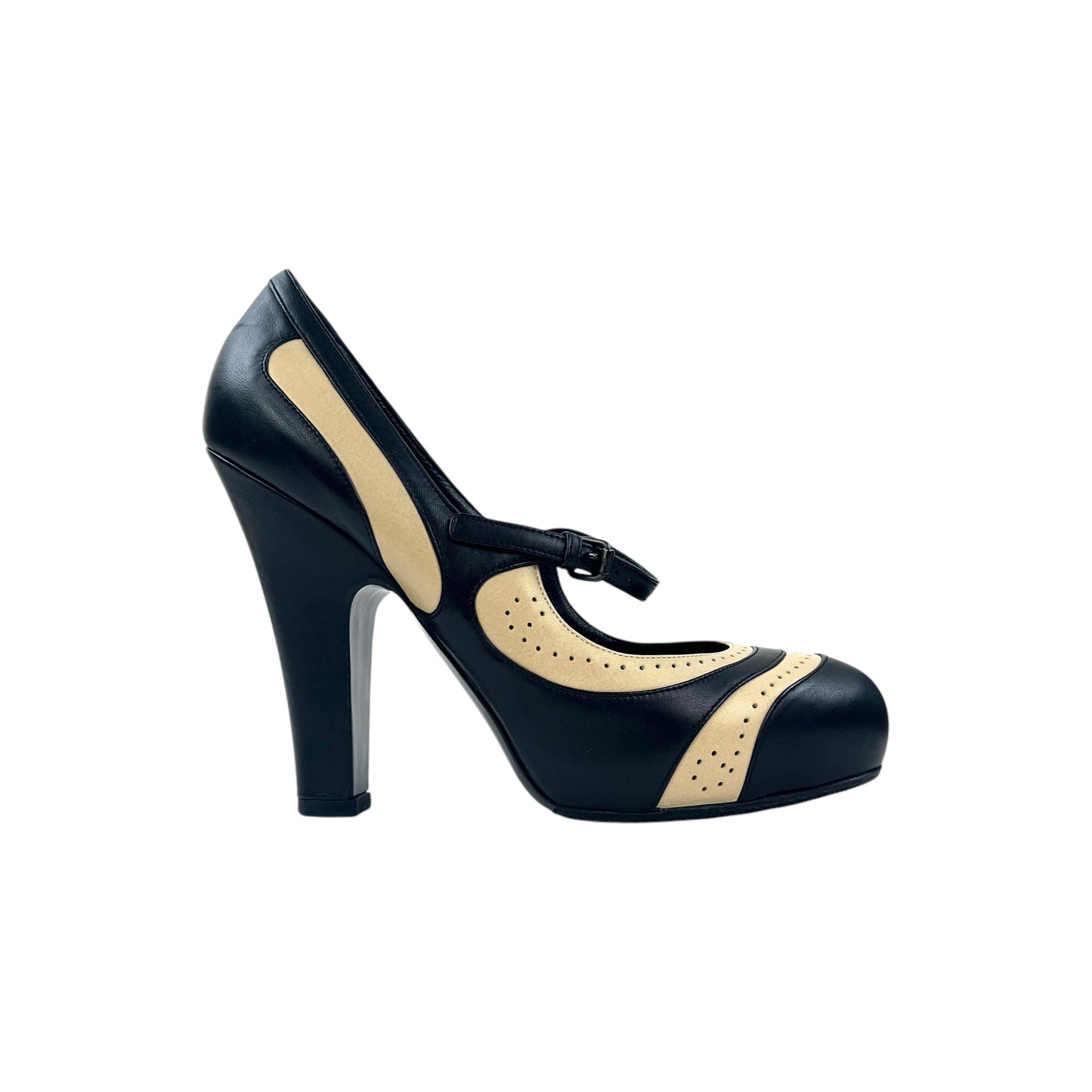 Bottega Veneta Brogue Leather Pumps