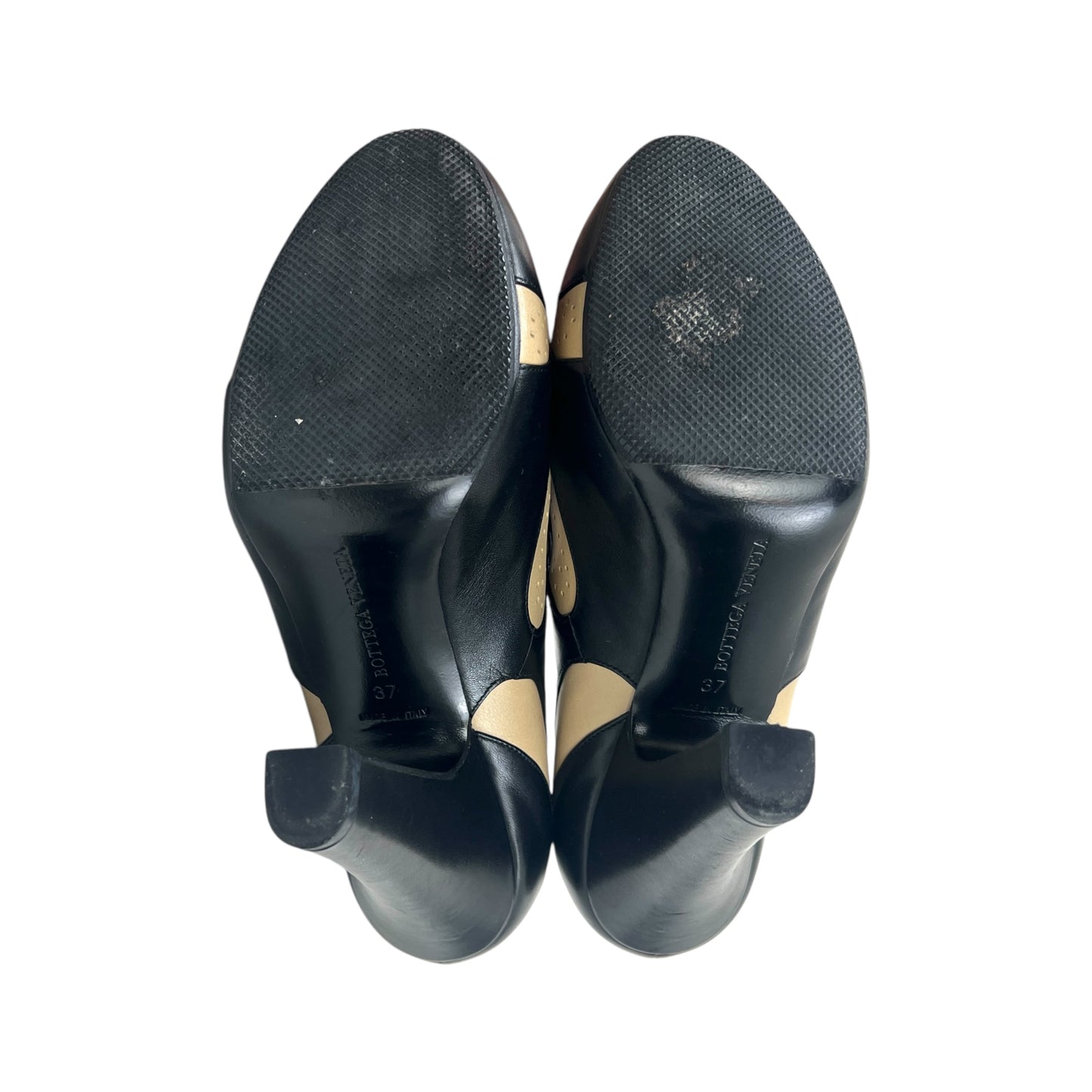 Bottega Veneta Brogue Leather Pumps