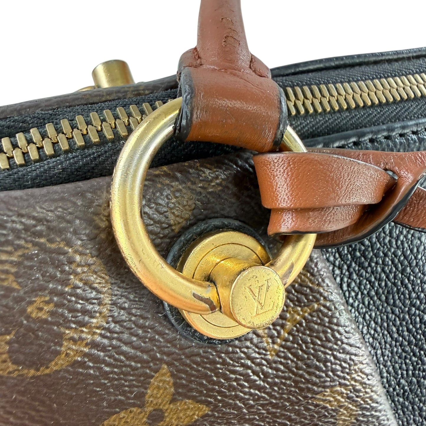 Louis Vuitton Monogram V Tote MM Shoulder Bag