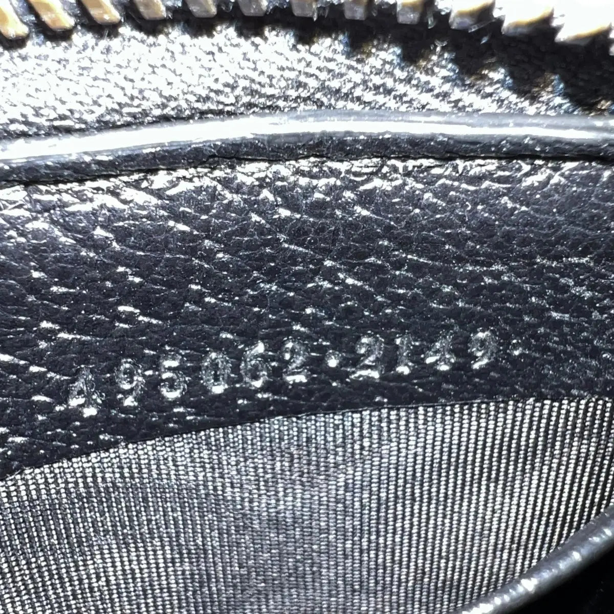 Gucci Bee Star Zip Around Wallet