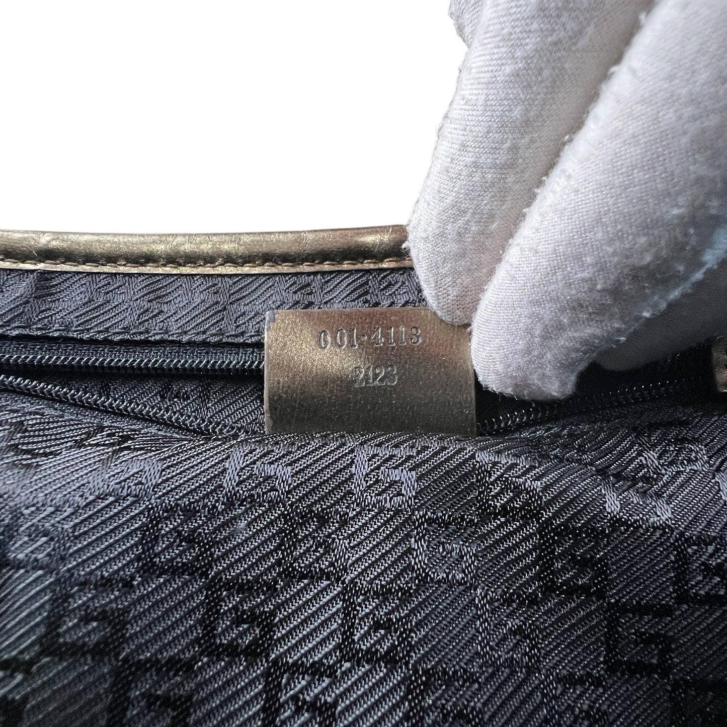 Gucci Tiger Charm Leather Shoulder Bag