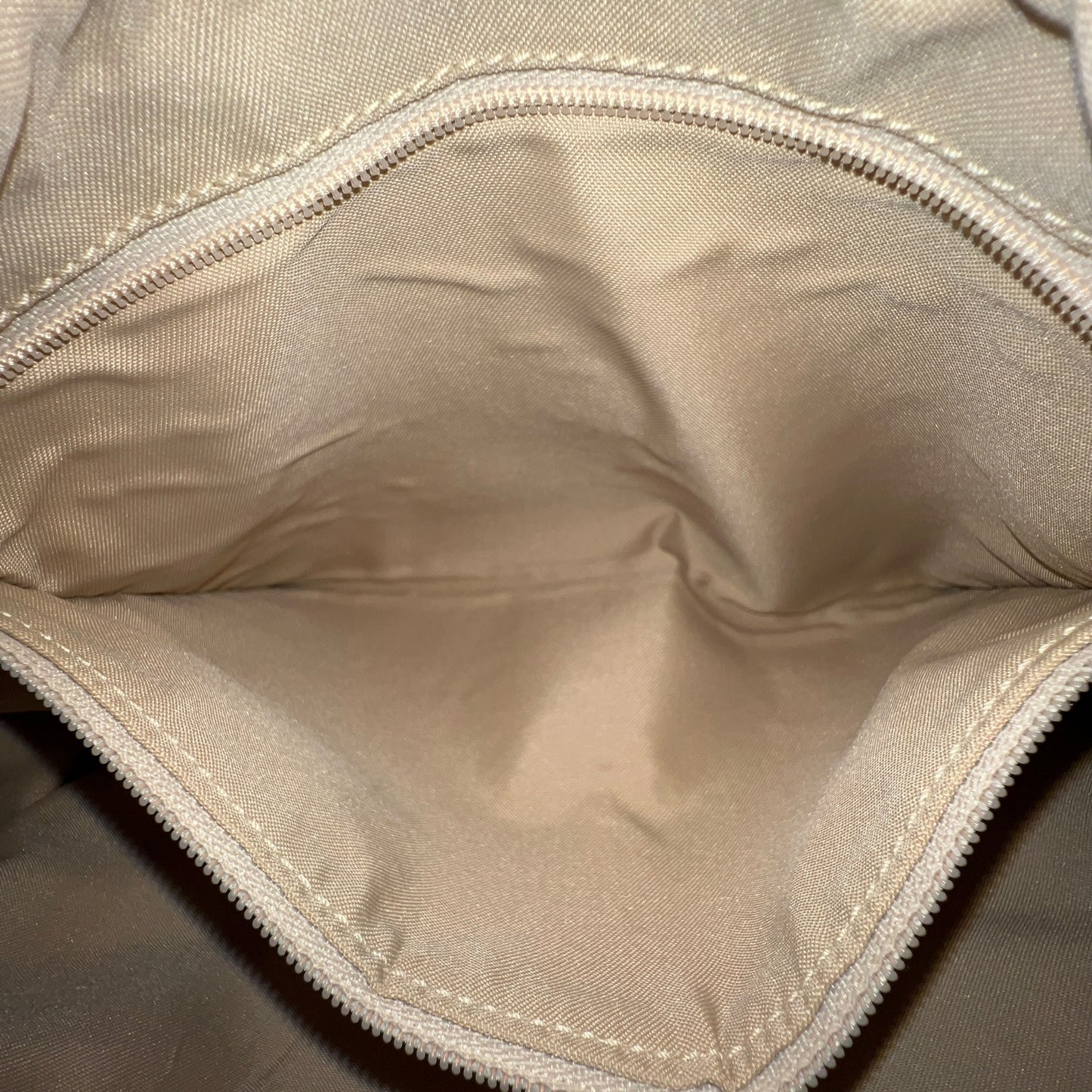 Gucci Jumbo GG Hobo Shoulder Bag
