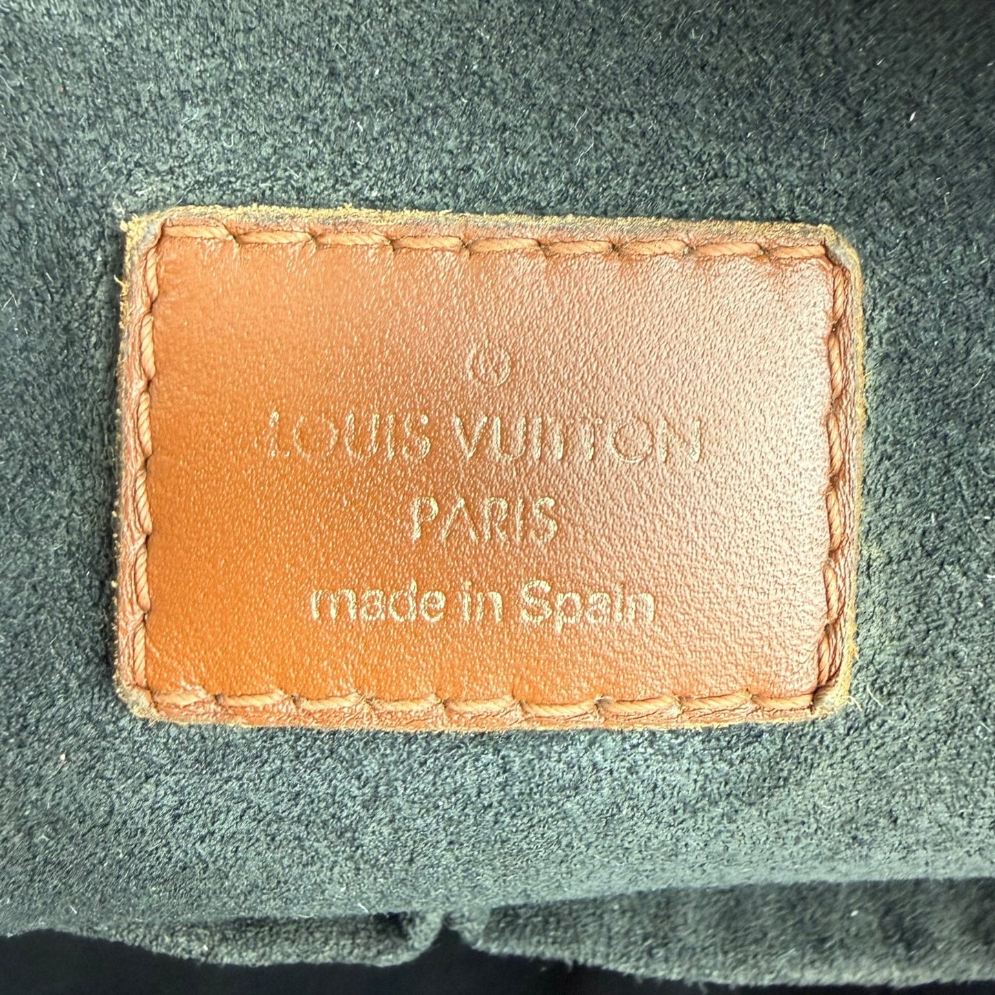 Louis Vuitton Monogram V Tote MM Shoulder Bag