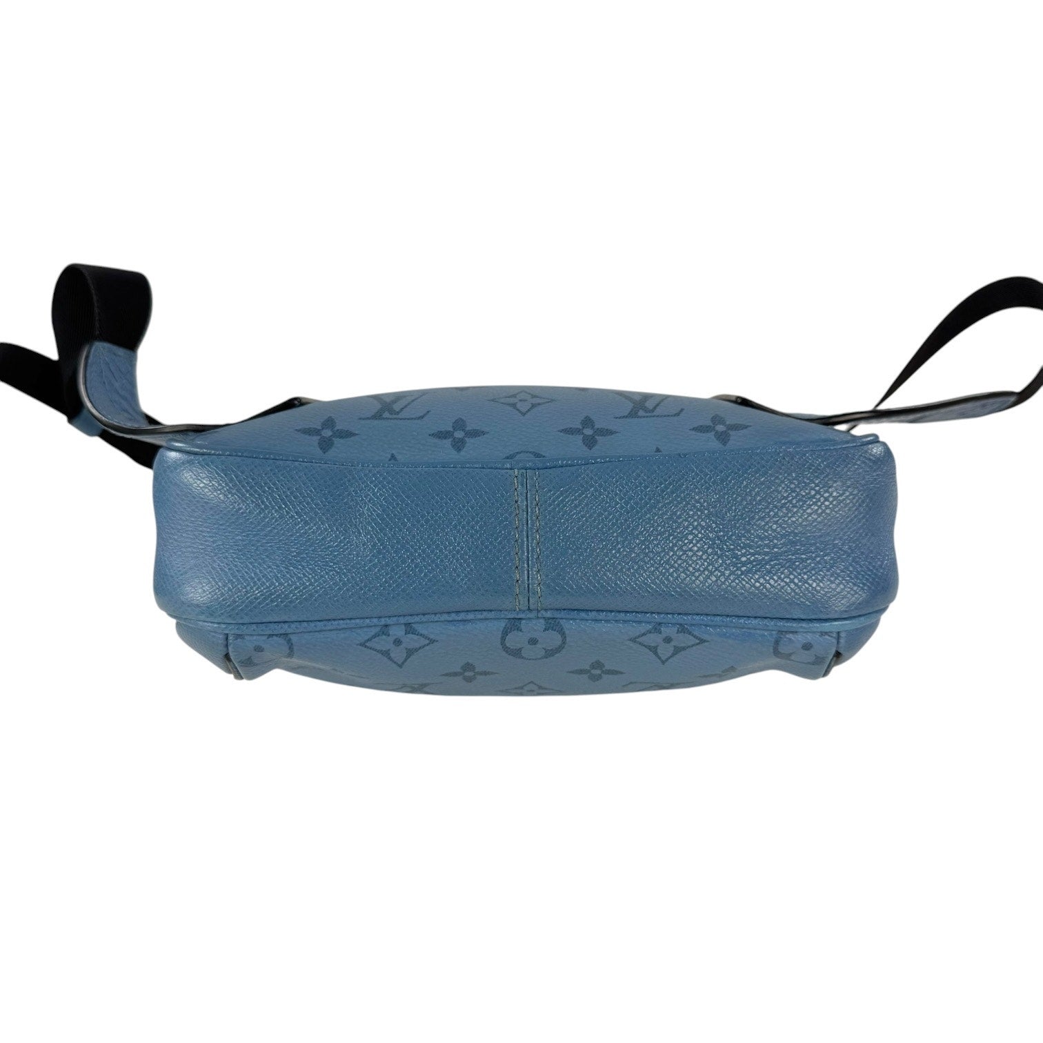 Louis Vuitton Taigarama Bum Bag